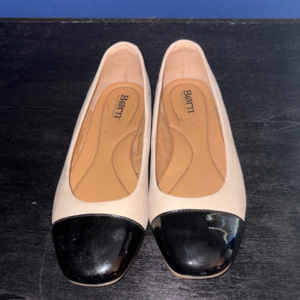 Born Britta Cap‑Toe Ballet Flats Cream & Black Patent Leather Size 8M